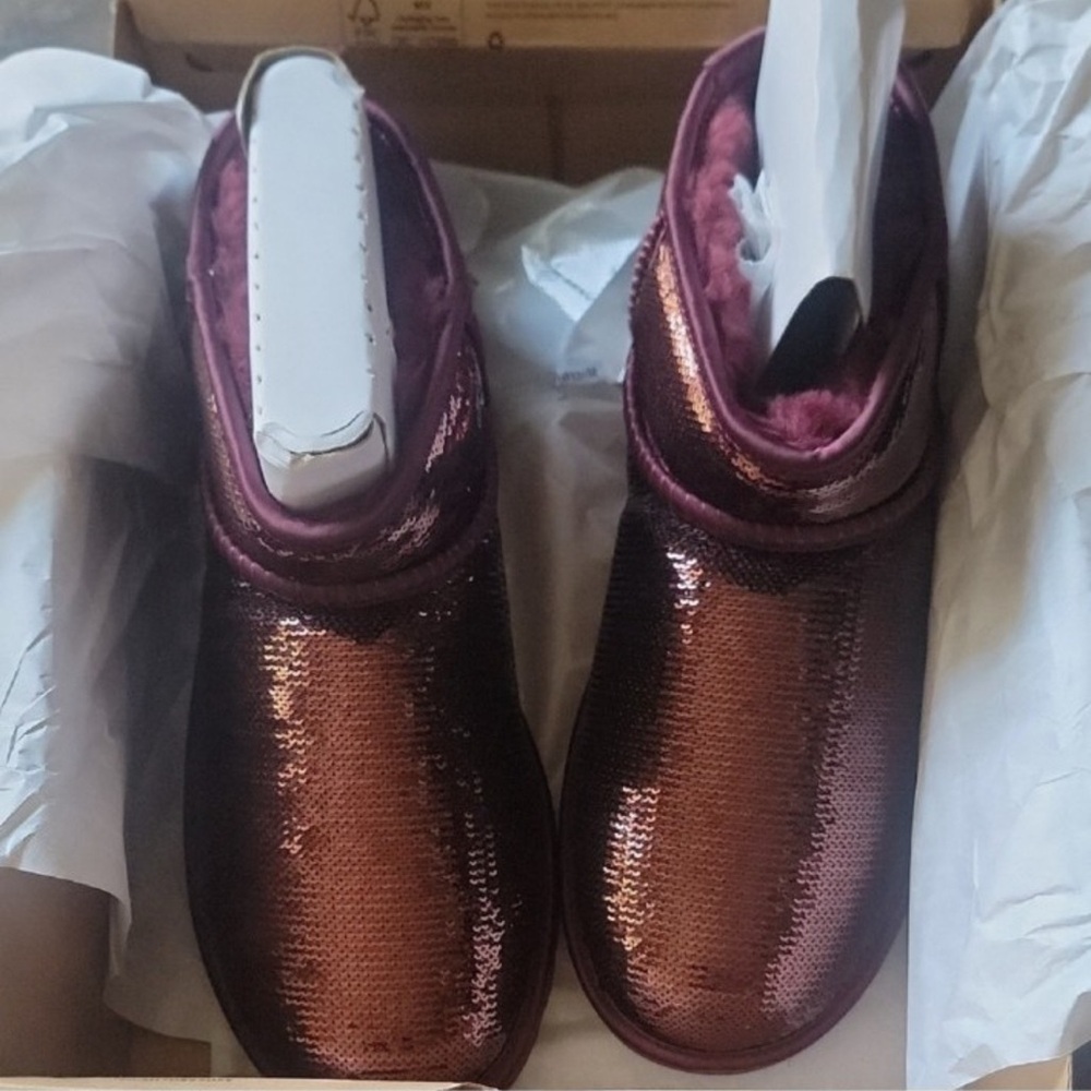 UGG Ultra Mini Vibrant Boots/ Burgundy Merlot color/Also have Black